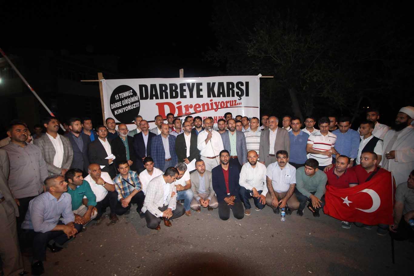 60 STK'dan darbeye karşı ortak basın açıklaması 60 STK'dan darbeye karşı ortak basın açıklaması